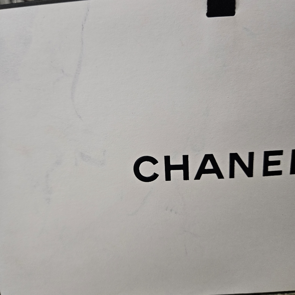 Chanel Gift Bag/Box - Picture 3 of 5